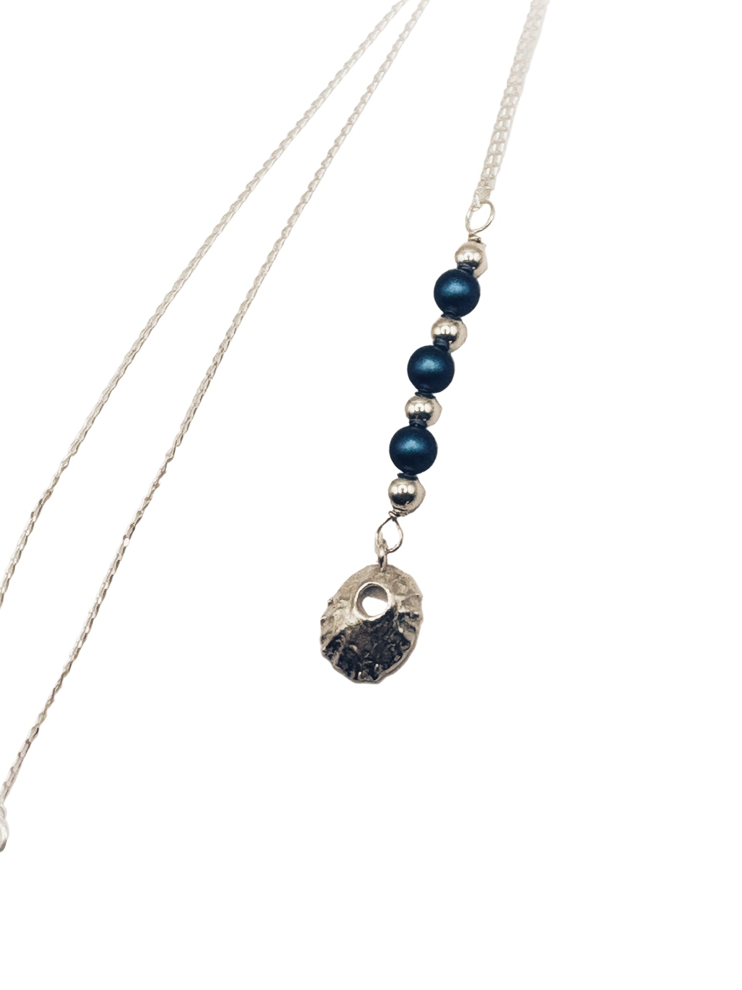 Bàirneach Neamhnaid Ghorm (Blue Pearl Limpet)