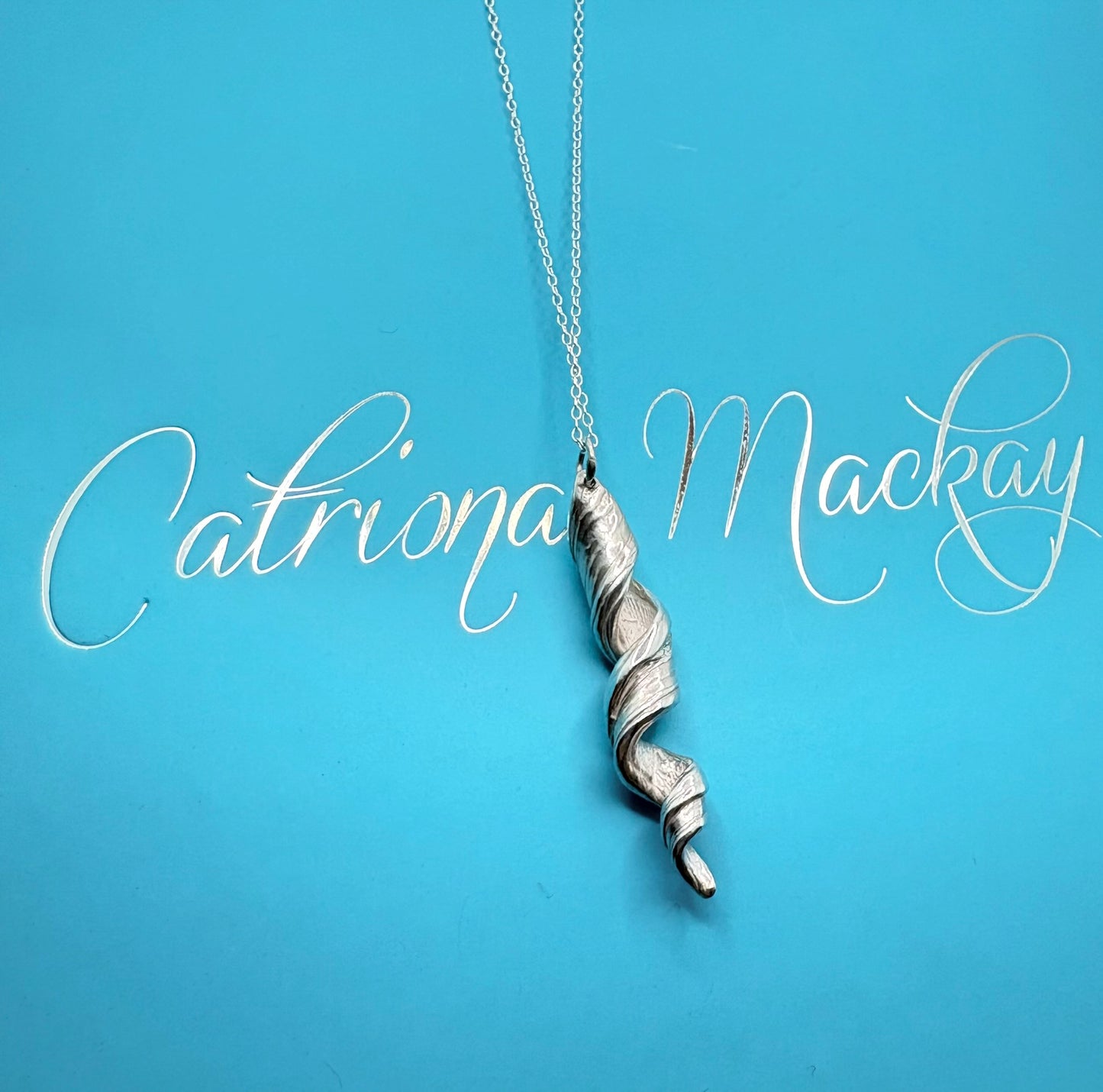 Medium Toinneamh (Twist) Necklace