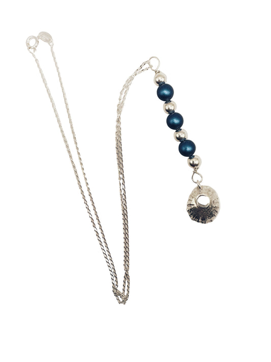 Bàirneach Neamhnaid Ghorm (Blue Pearl Limpet)