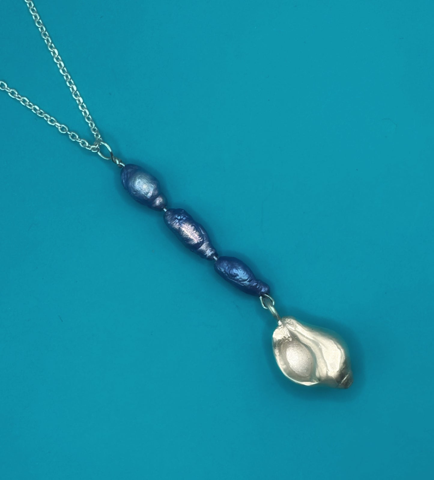 Neamhnaid Purpaidh Peirceall (Purple Pearl Periwinkle)